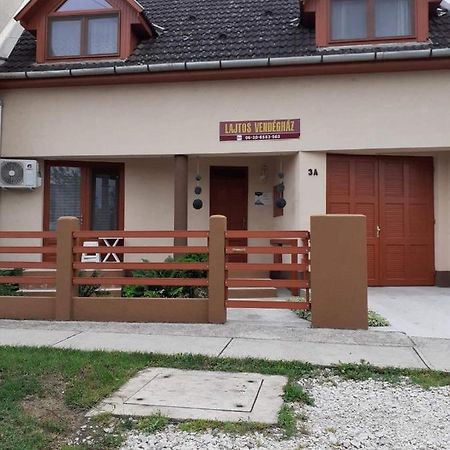 Lajtos Vendégház Hajdúszoboszló Esterno foto