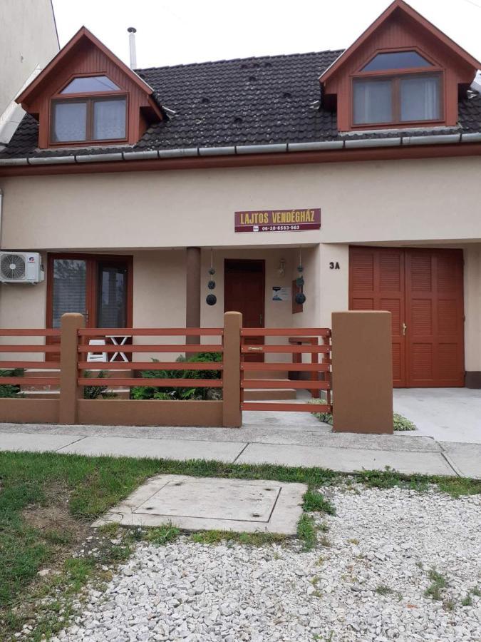 Lajtos Vendégház Hajdúszoboszló Esterno foto