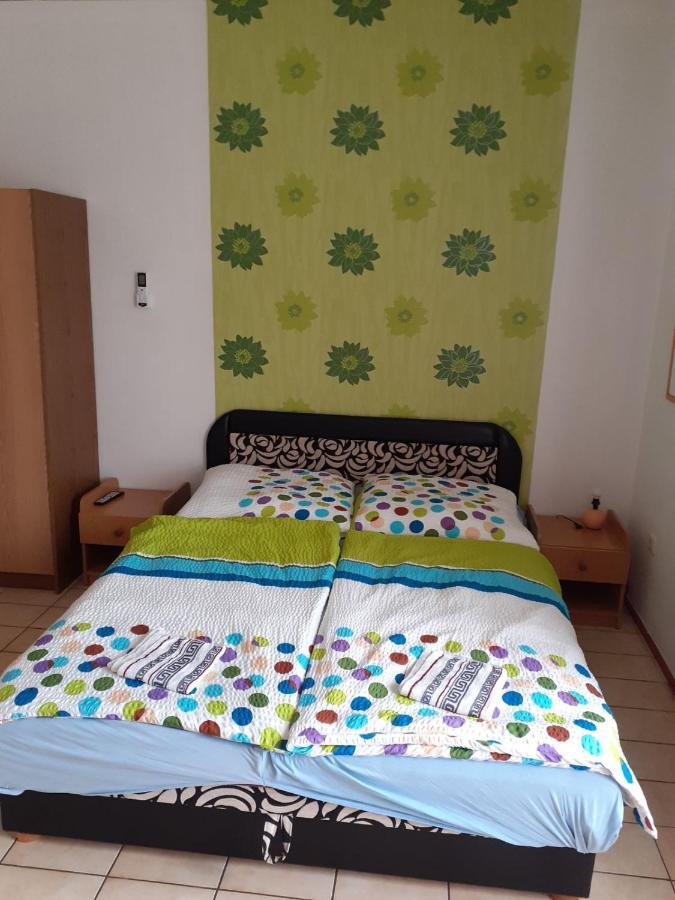 Lajtos Vendégház Hajdúszoboszló Esterno foto